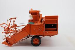 1/12 Franklin Mint Allis-Chalmers Pull Type All-Crop 60 Combine