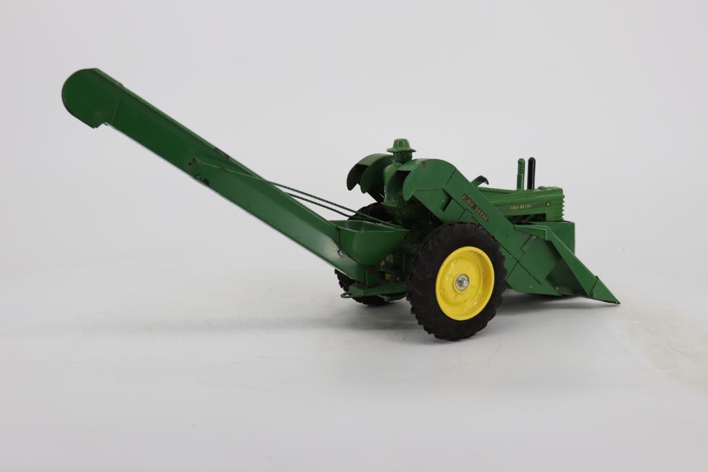1/16 John Deere Model A with Man and Mounted Corn Picker