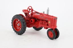 1/16 ERTL McCormick Farmall H 1992 Kansas FFA Alumni