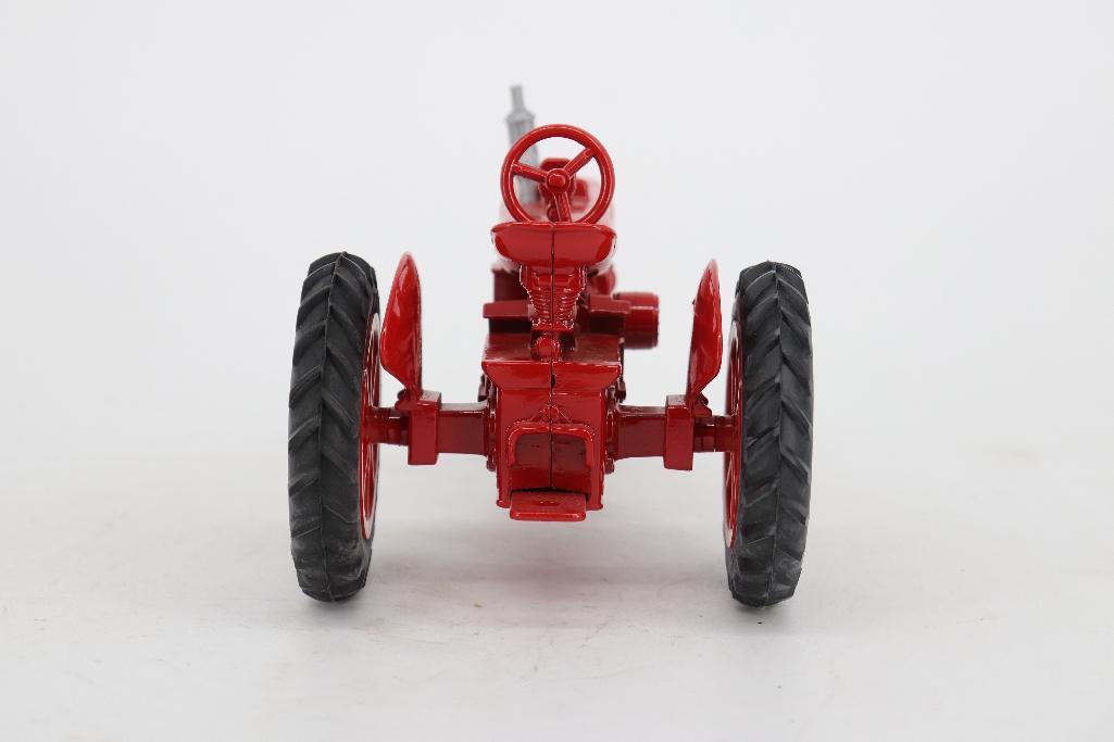 1/16 ERTL McCormick Farmall H 1992 Kansas FFA Alumni