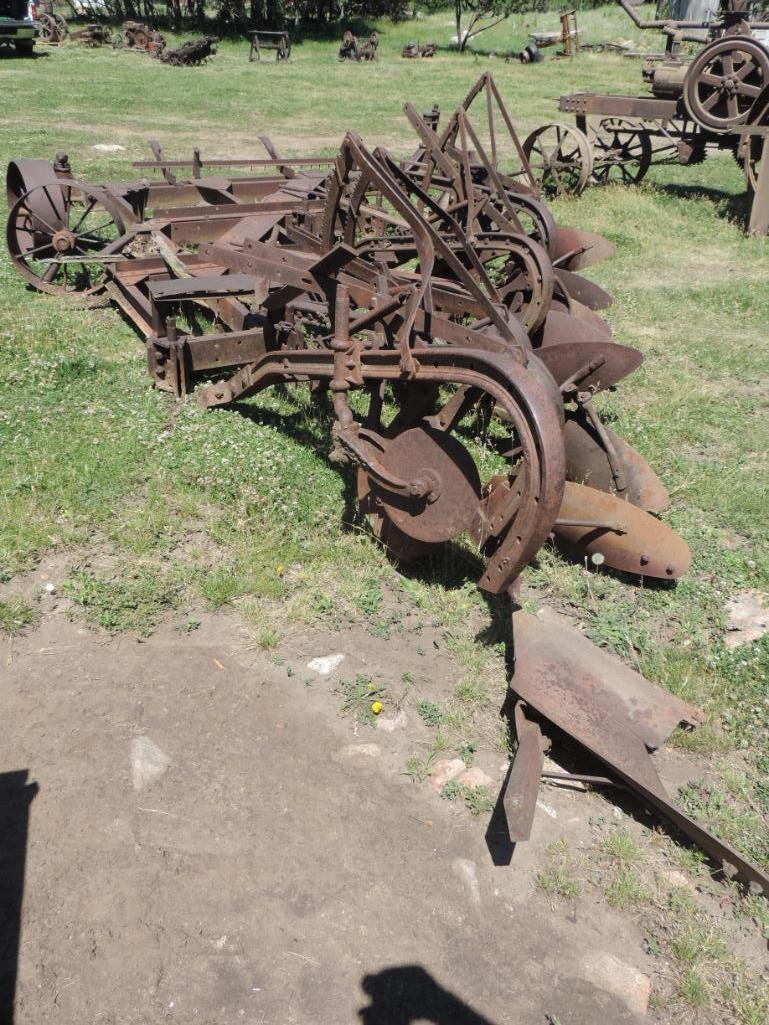 John Deere 8 Bottom Gang Plow