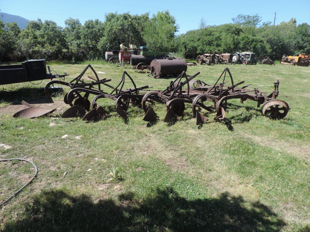 John Deere 8 Bottom Gang Plow