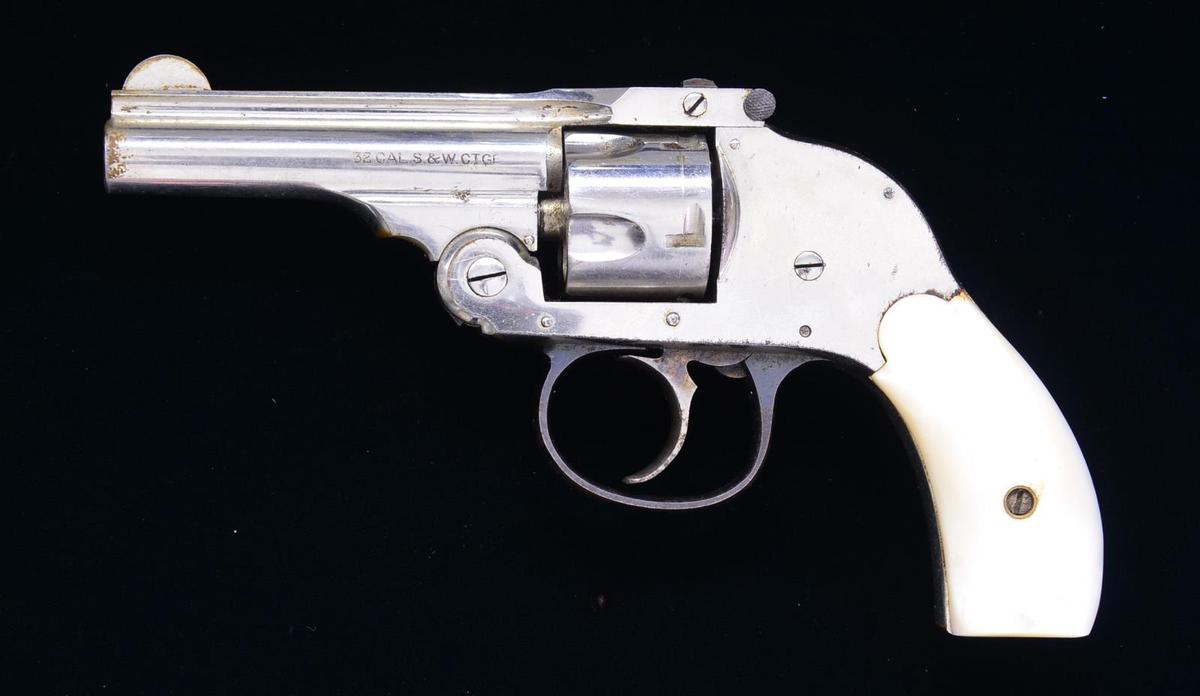 H&R HAMMERLESS SECOND MODEL REVOLVER.