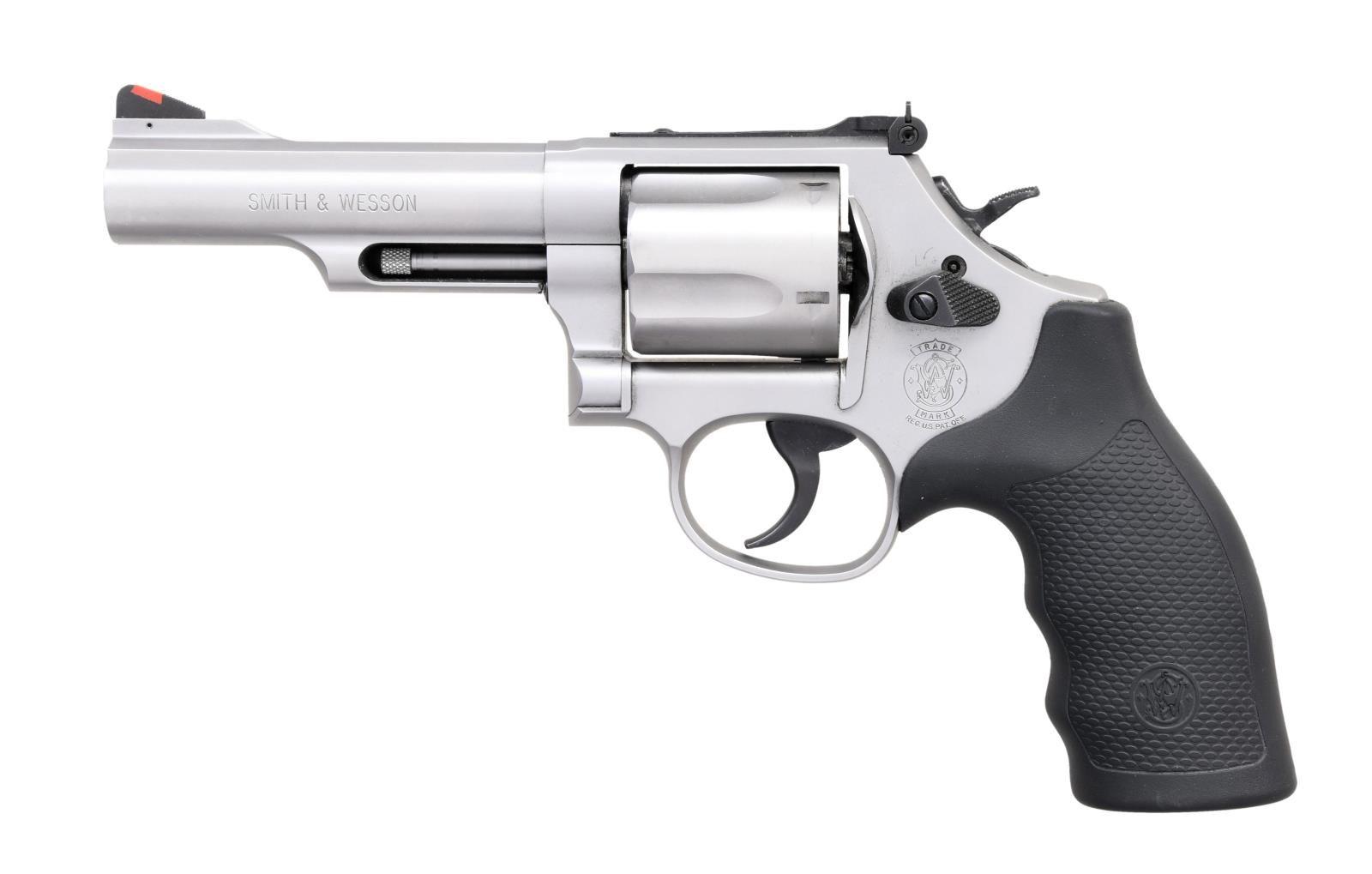 SMITH & WESSON MODEL 69 COMBAT MAG DA REVOLVER.