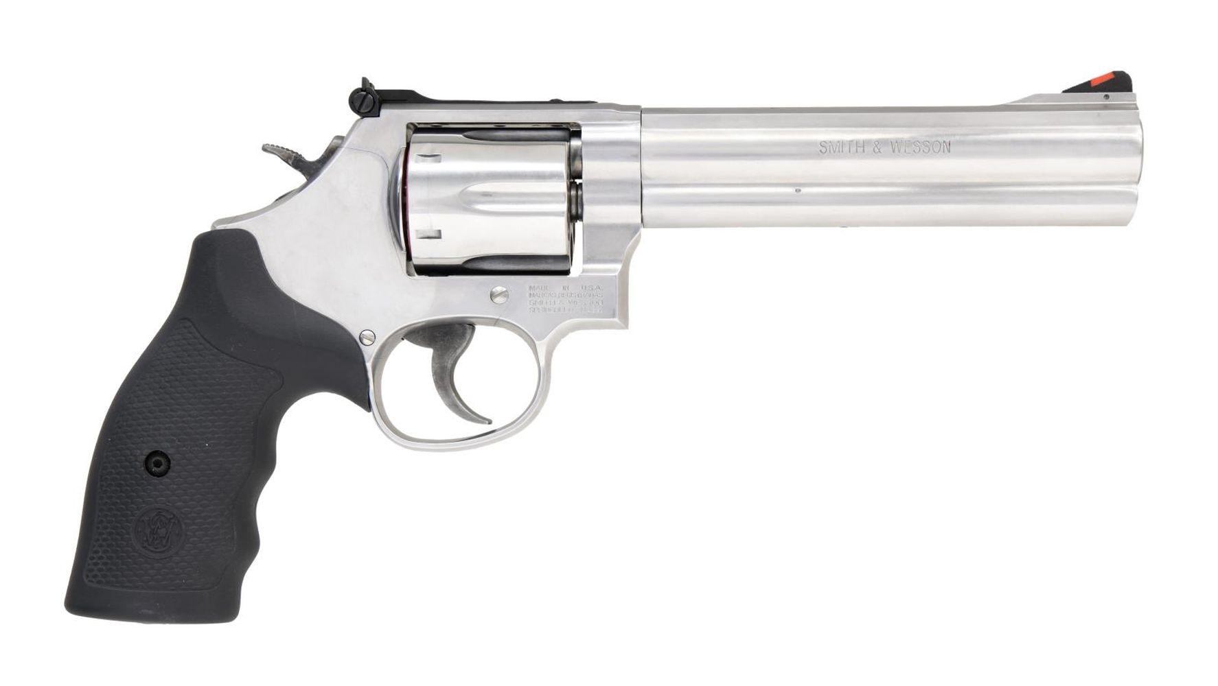 SMITH & WESSON MODEL 686-6 DOUBLE ACTION REVOLVER