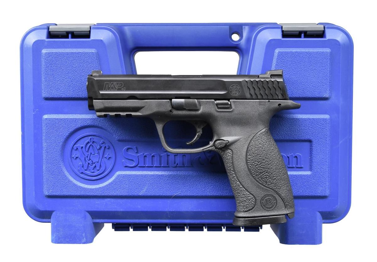 SMITH & WESSON M&P 40 SEMI-AUTOMATIC PISTOL WITH