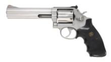 SMITH & WESSON MODEL 686 DOUBLE ACTION REVOLVER.