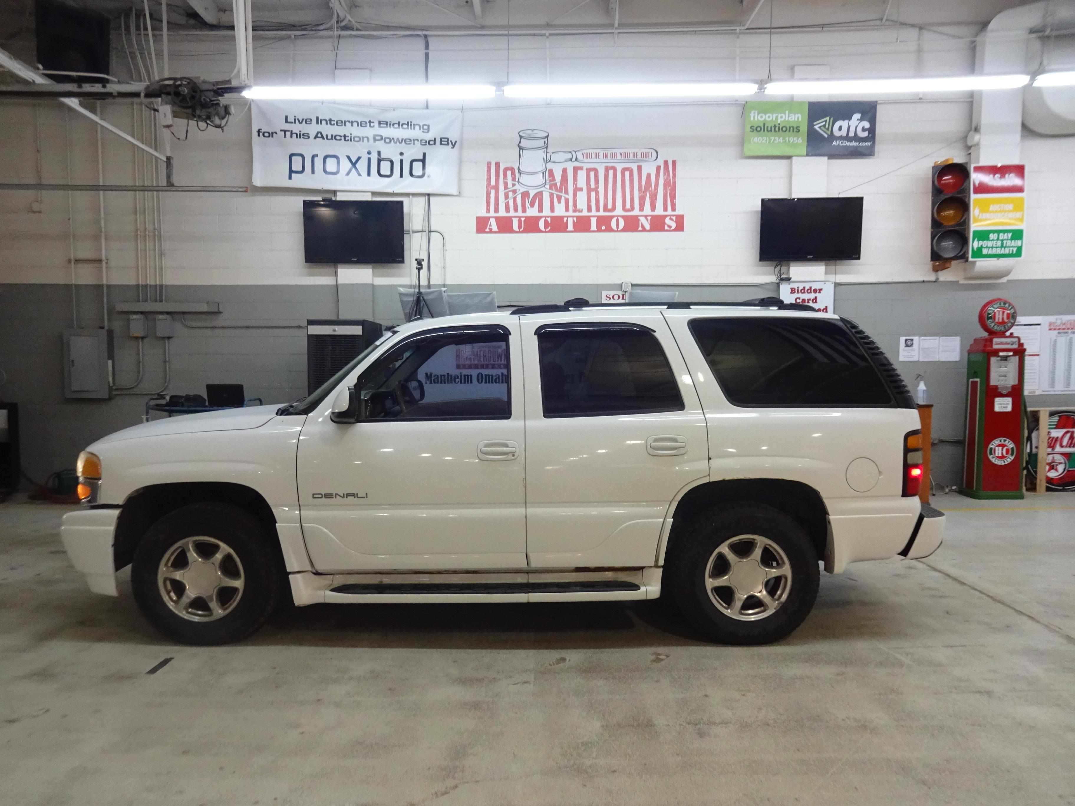 2005 GMC DENALI WAGON 4 DOOR LUXURY 8 6.0 4WD AUTOMATIC