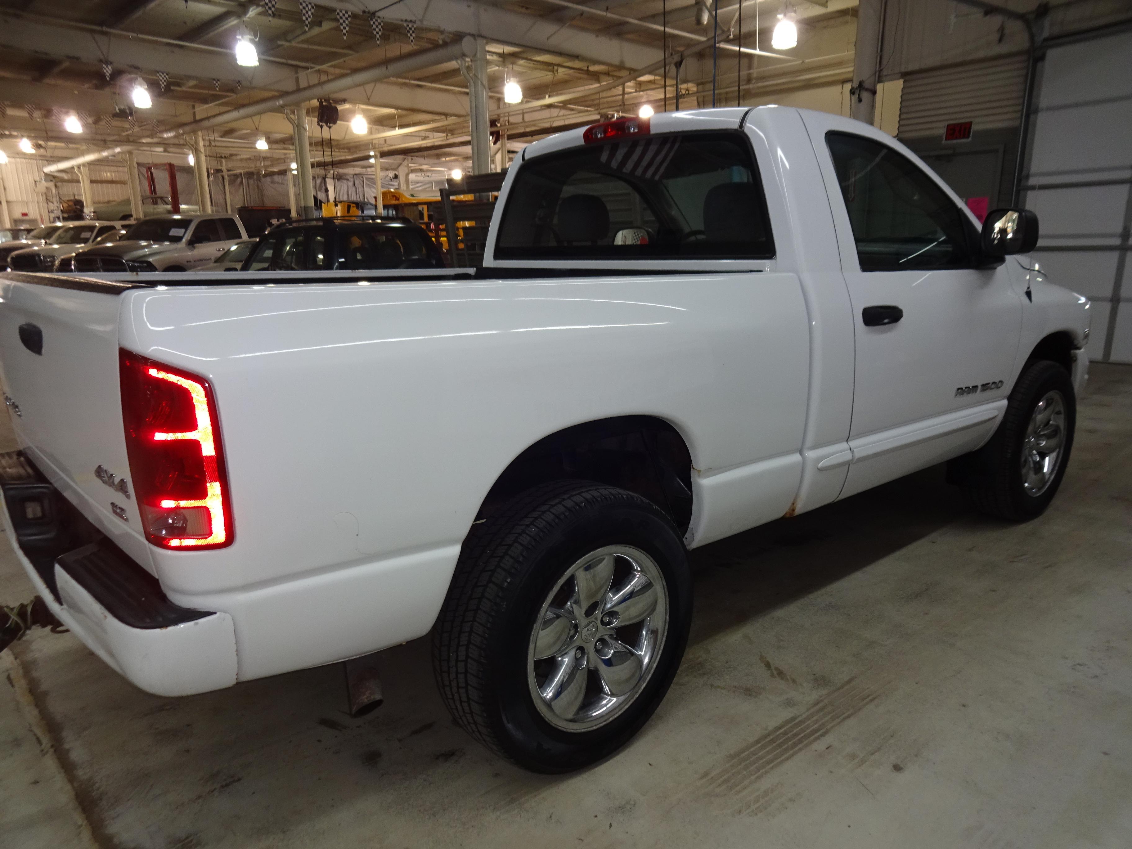 2004 DODGE RAM 1500 ST/ TRUCK SLT 8 5.7 4WD AUTOMATIC