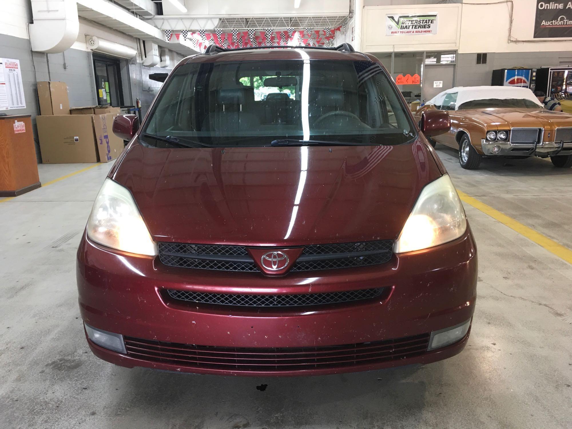 2004 TOYOTA SIENNA XLE