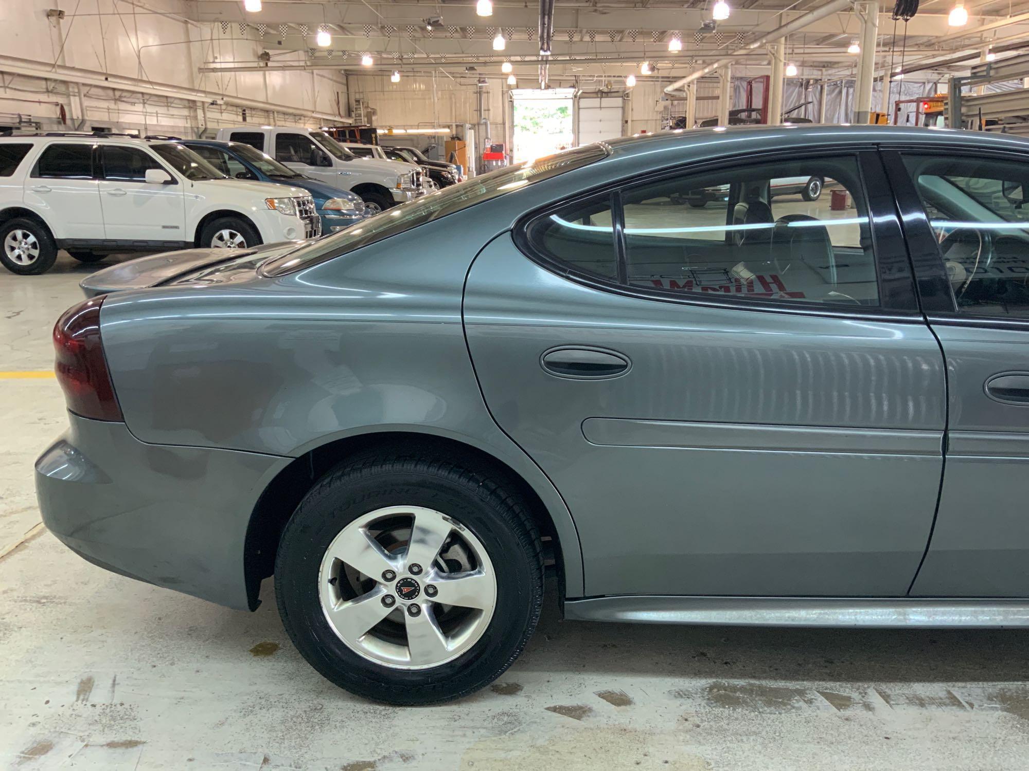 2005 PONTIAC GRAND PRIX GT