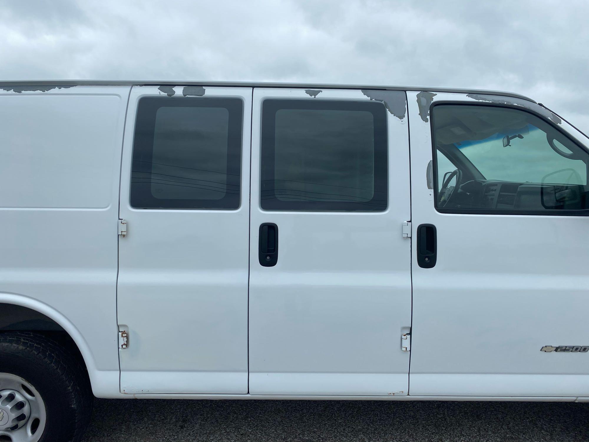 2006 CHEVROLET EXPRESS 2500 BASE