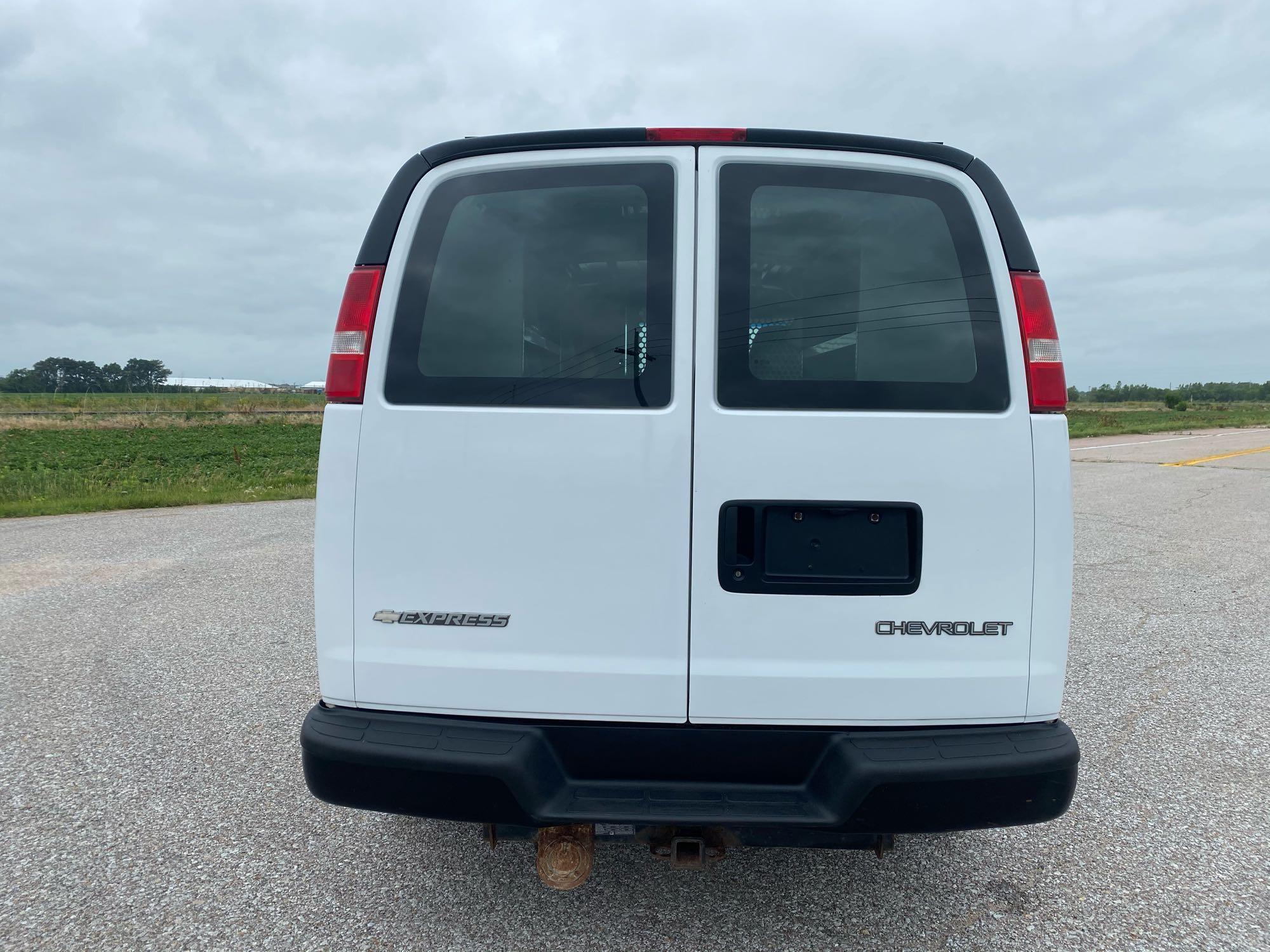 2006 CHEVROLET EXPRESS 2500 BASE