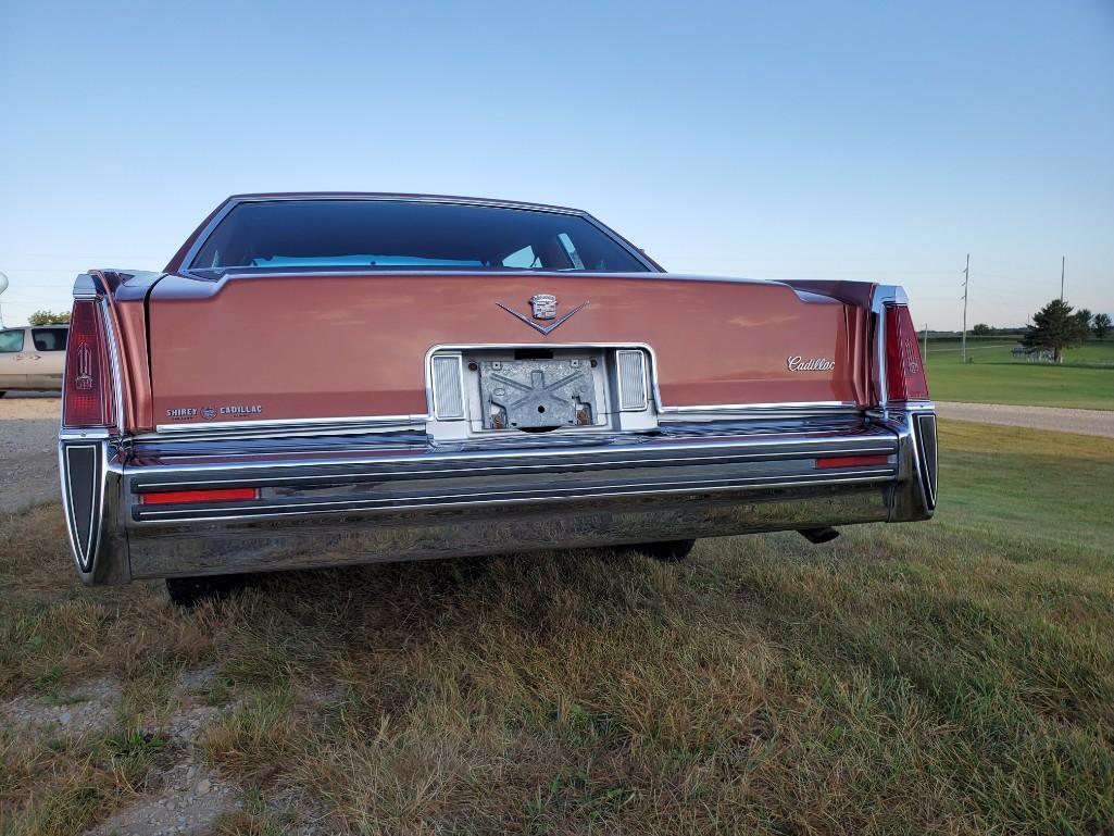 1977 CADILLAC COUPE DE VILLE