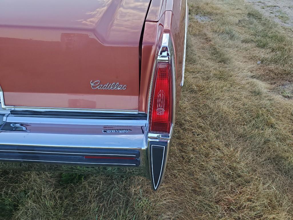 1977 CADILLAC COUPE DE VILLE