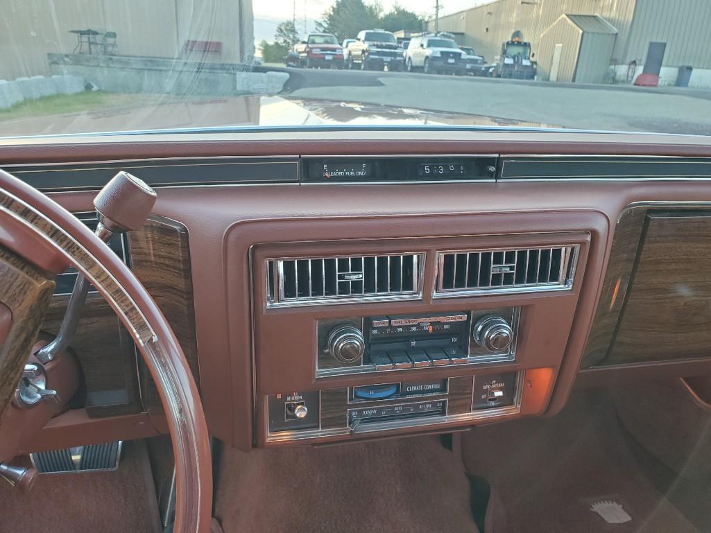 1977 CADILLAC COUPE DE VILLE