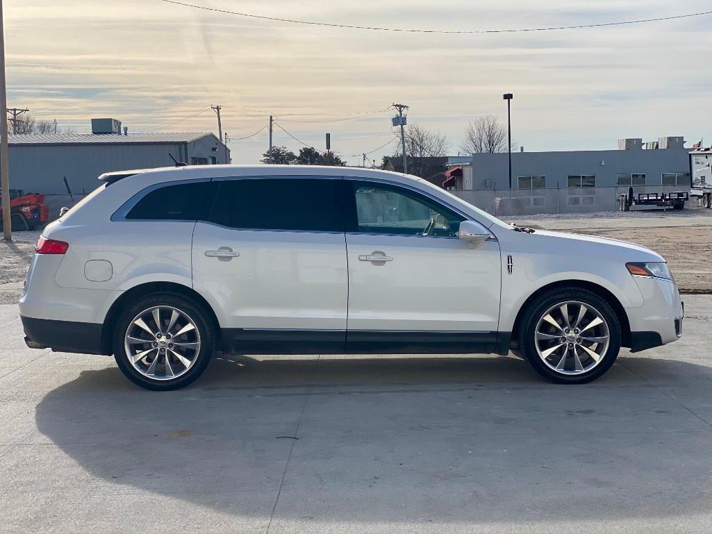 2010 LINCOLN MKT