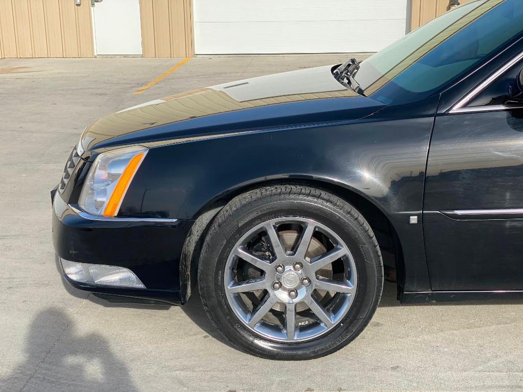 2006 CADILLAC DTS BASE