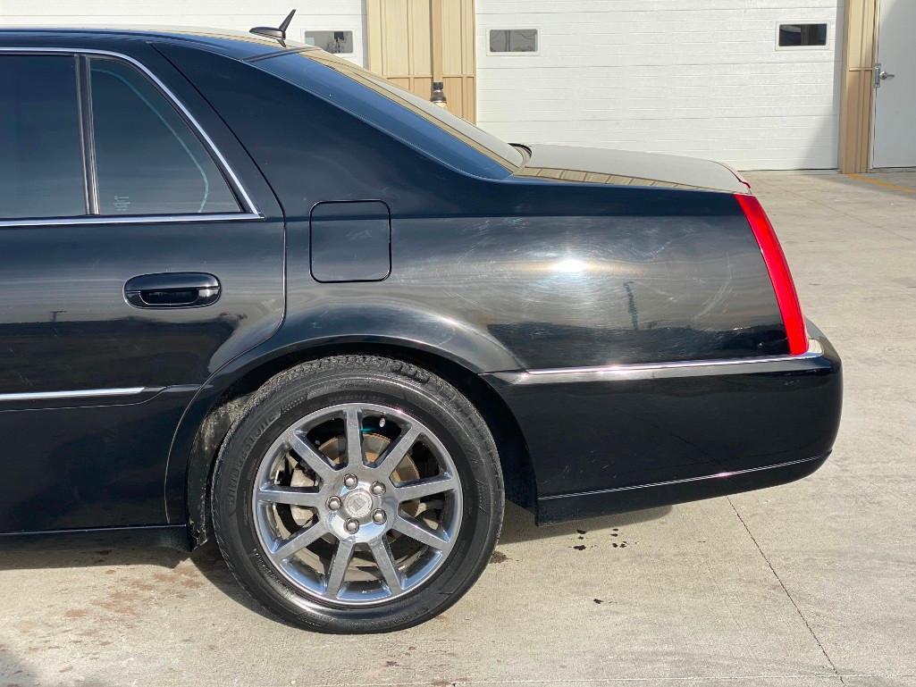 2006 CADILLAC DTS BASE