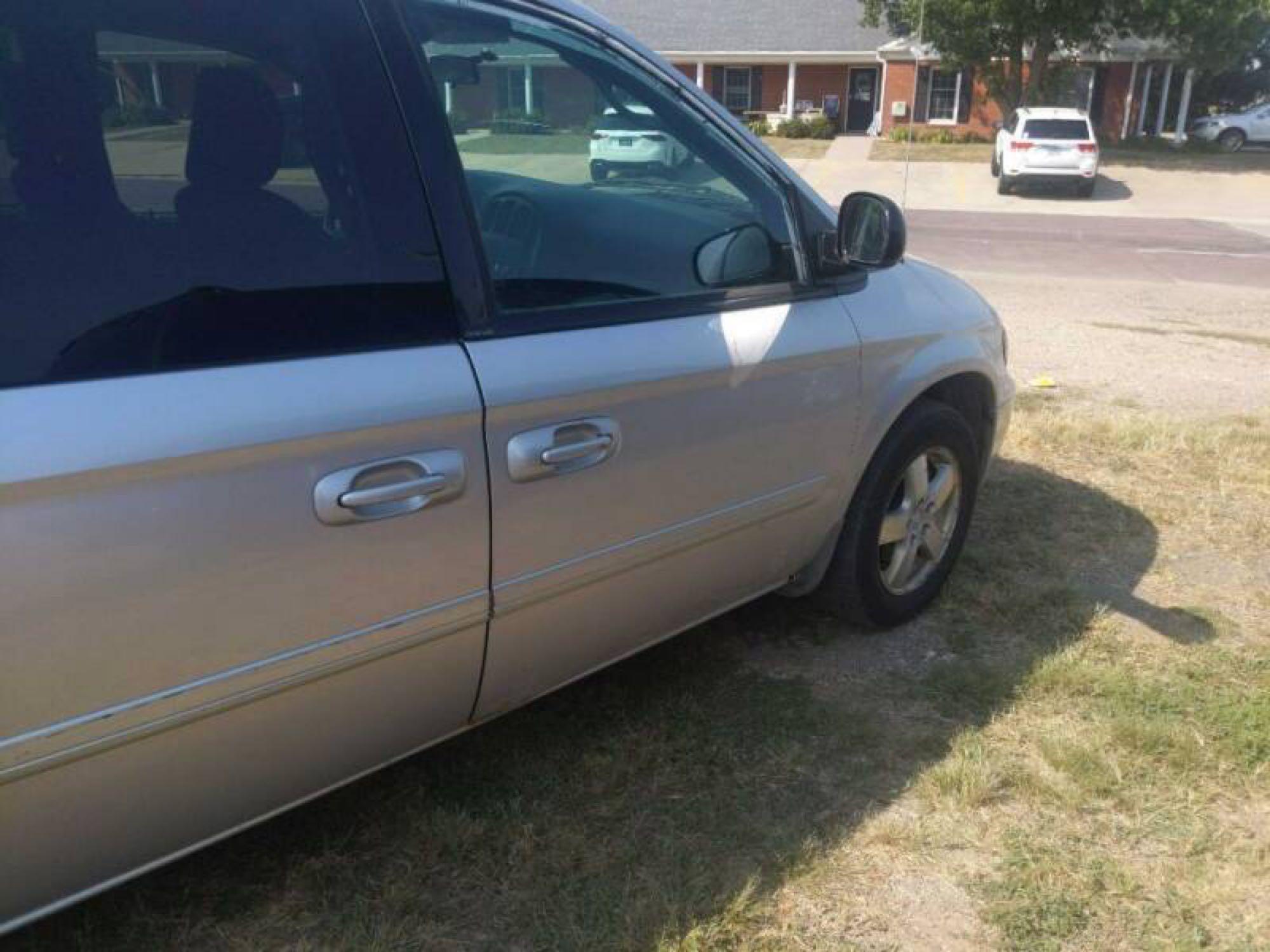 2005 DODGE GRAND CARAVAN SXT