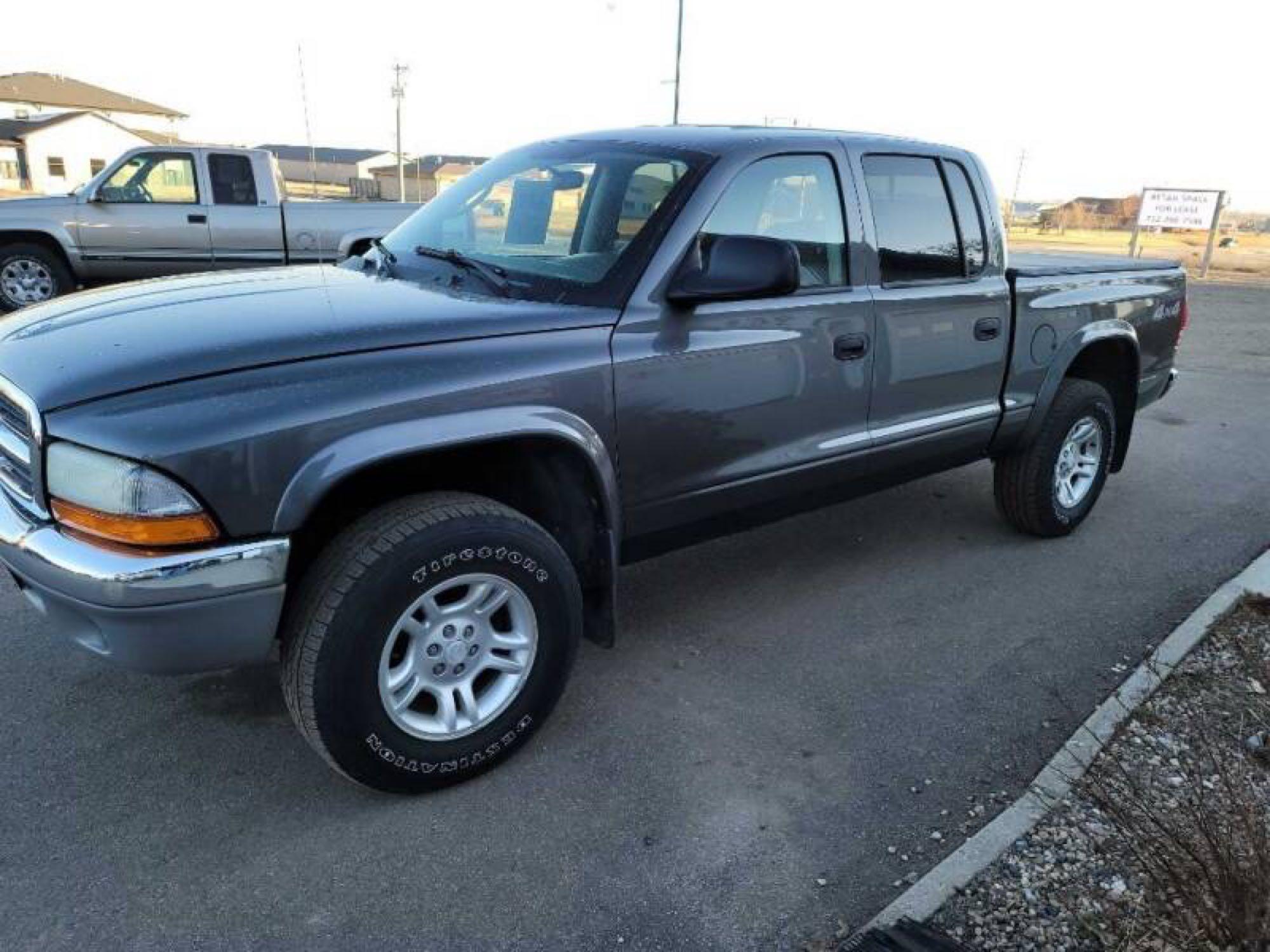 2004 DODGE DAKOTA