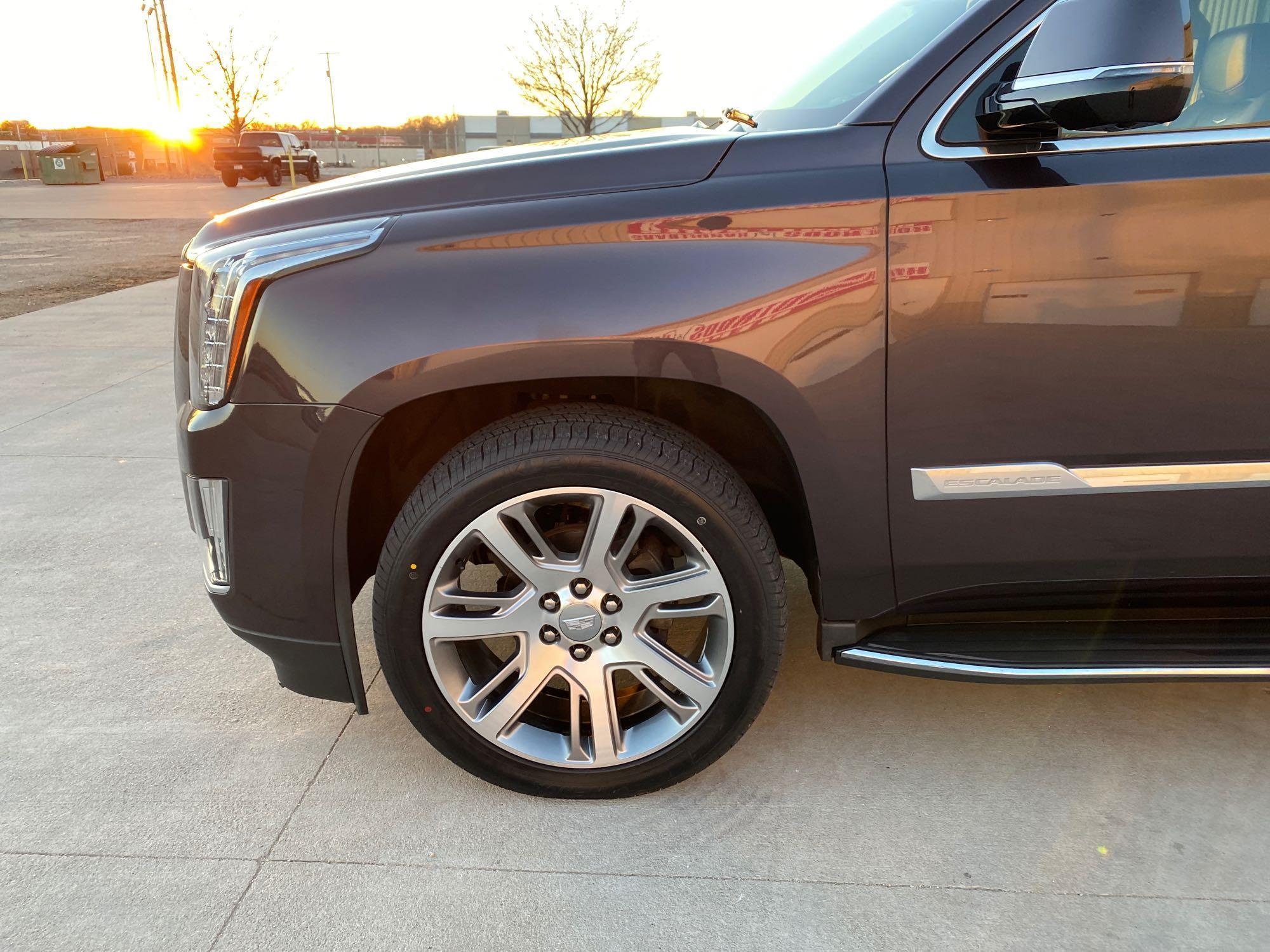 2016 CADILLAC ESCALADE LUXURY