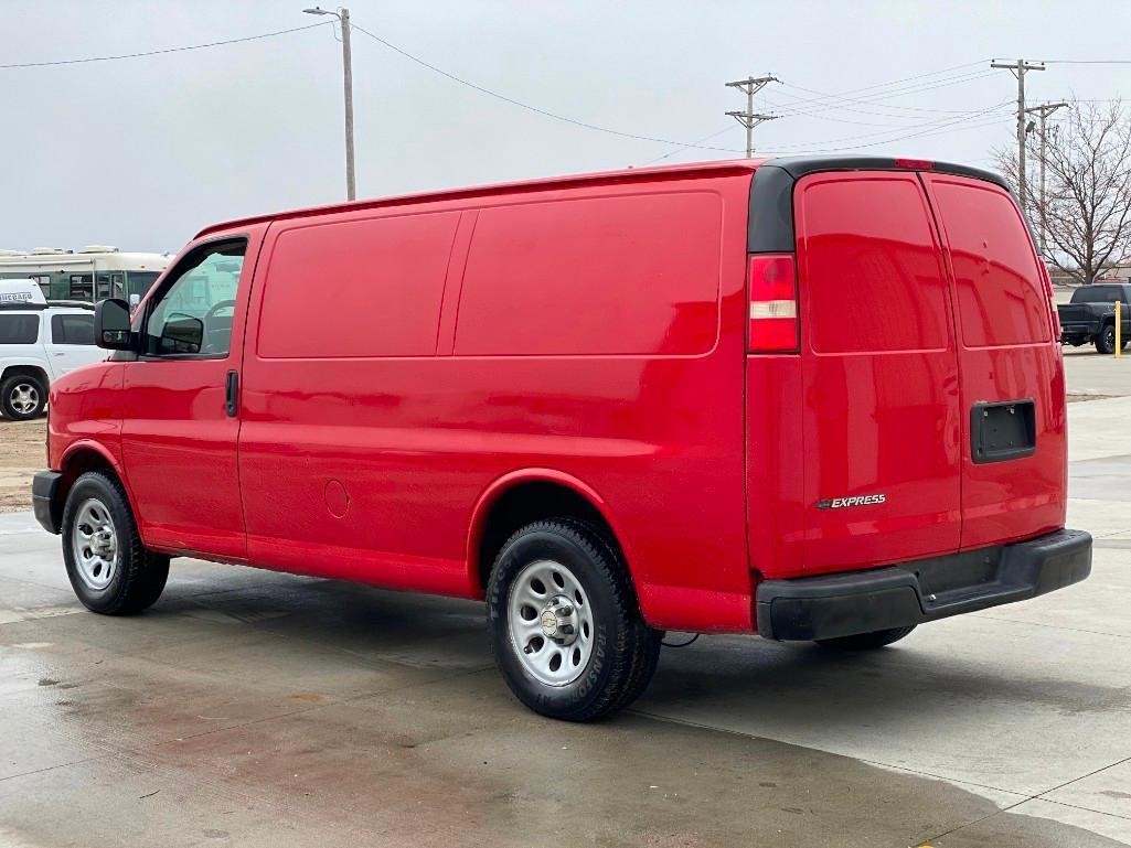 2010 CHEVROLET EXPRESS