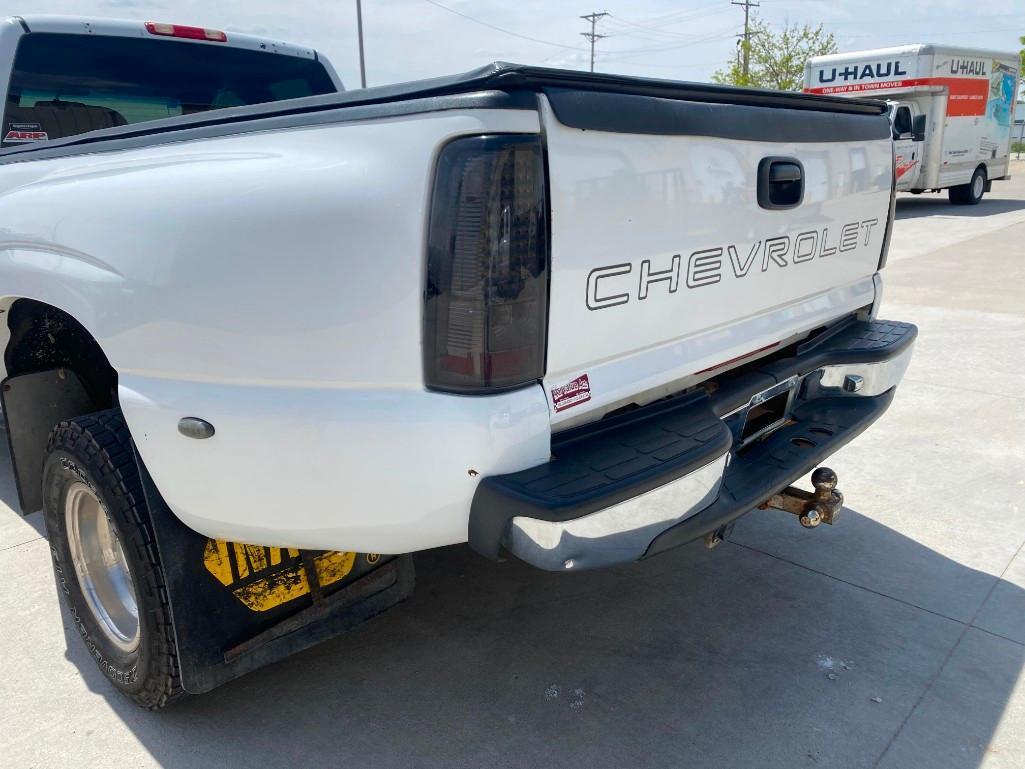 2001 CHEVROLET SILVERADO DUALLY