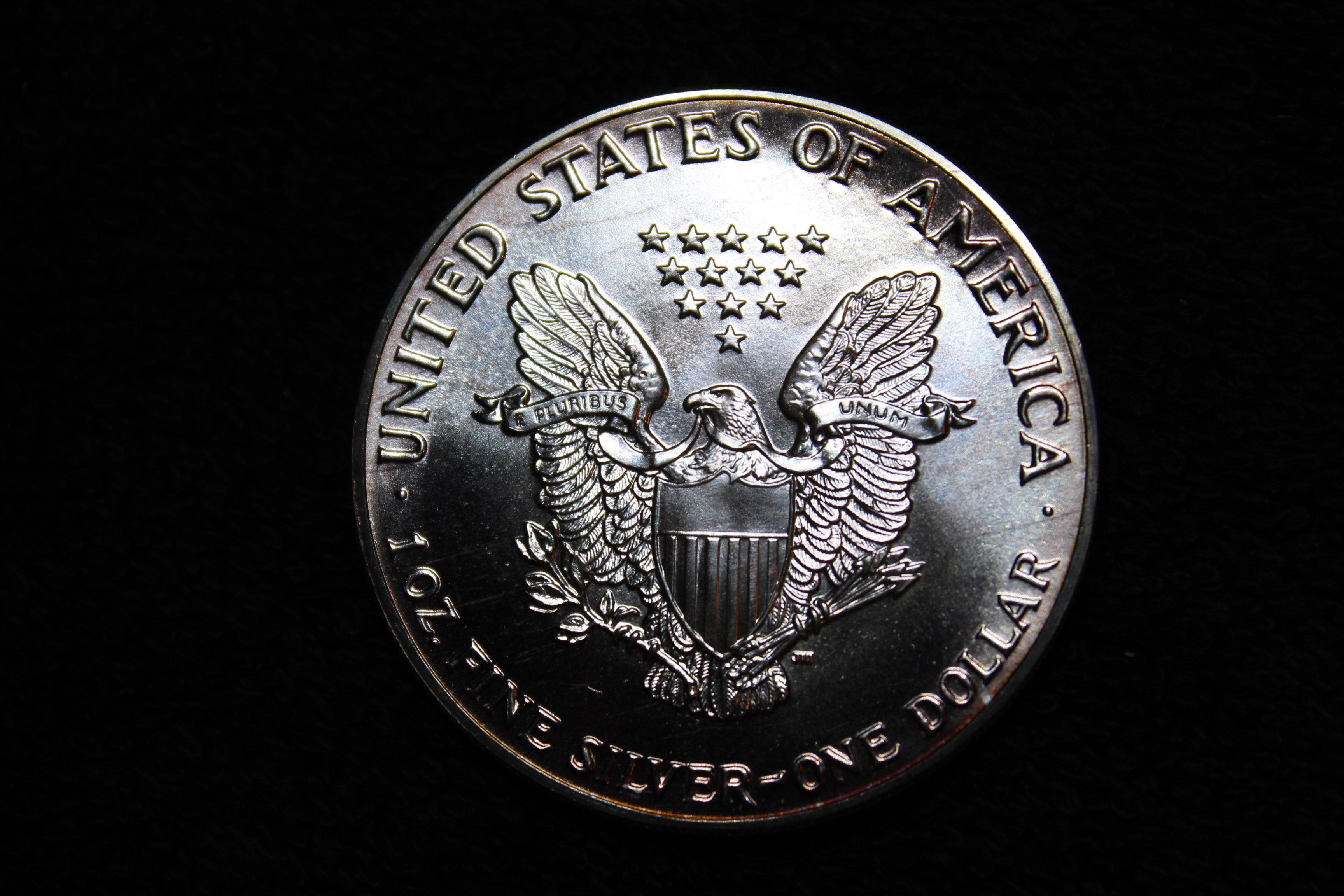 1988 1 oz. Silver American Eagle BU Nice Rainbow Toning