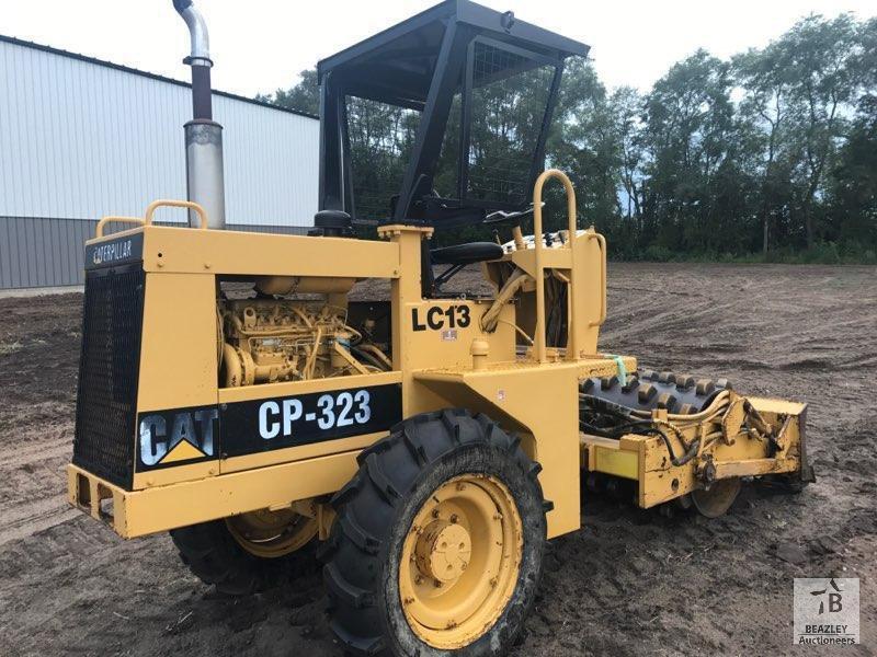 Caterpillar 323 Sheepsfoot Roller [Located: Iowa]