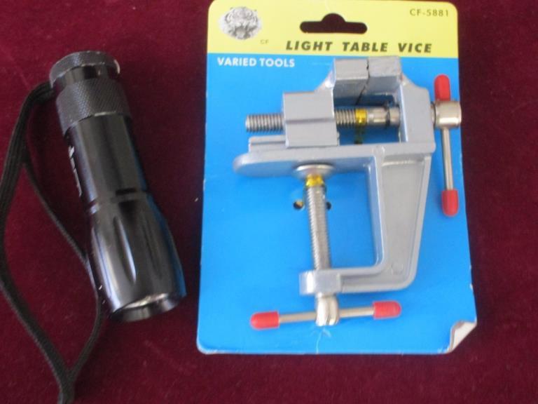 Lot of 2 Light Table Vice & 4" US Flashlight