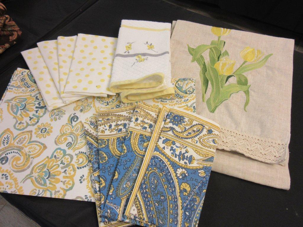 Lot of 1 Runner, 4 Place Mats, 8 Napkins & 1 Towel