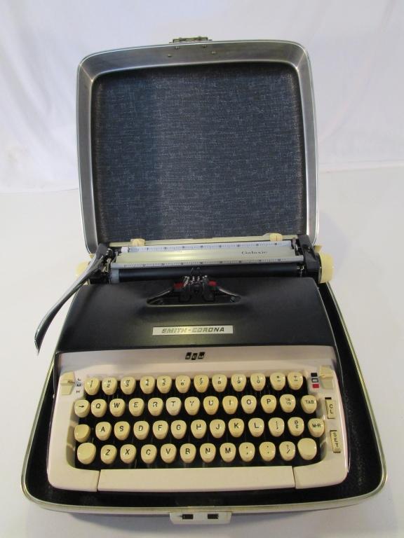 Vintage Smith-Corona Portable Galaxie Typewriter