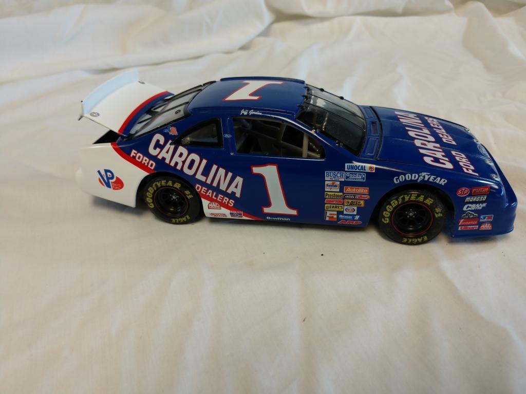 #1 Jeff Gordon Carolina Ford Dealers 1:24 Diecast