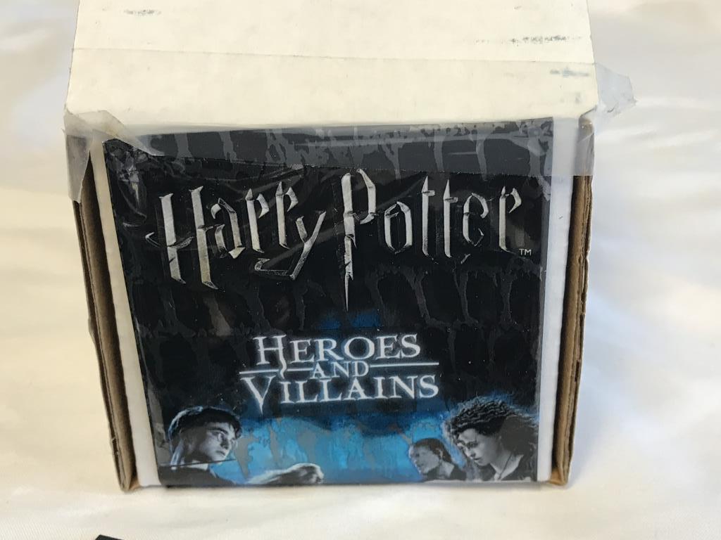 HARRY POTTER 2010 Heroes And Villains 54  Card Set