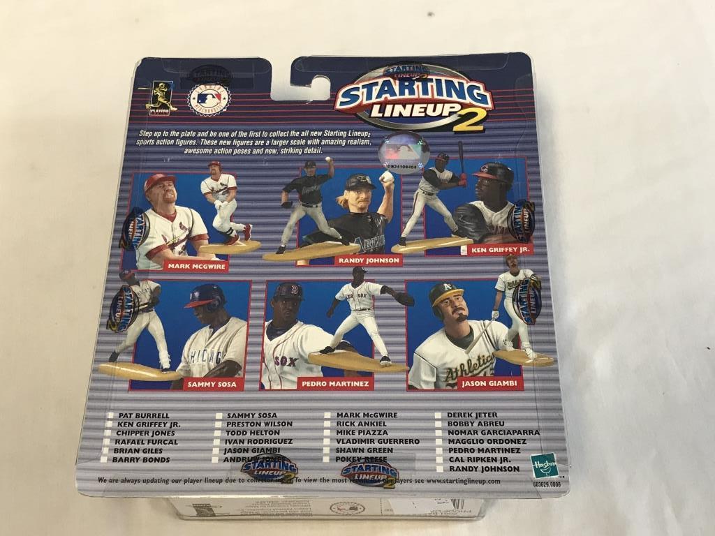 2001 IVAN RODRIGUEZ RANGERS STARTING LINEUP FIGURE