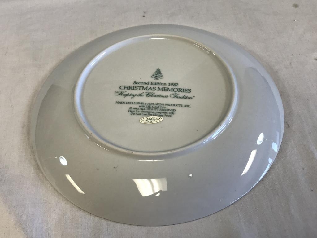 1982 Avon Keeping the Christmas Tradition Plate