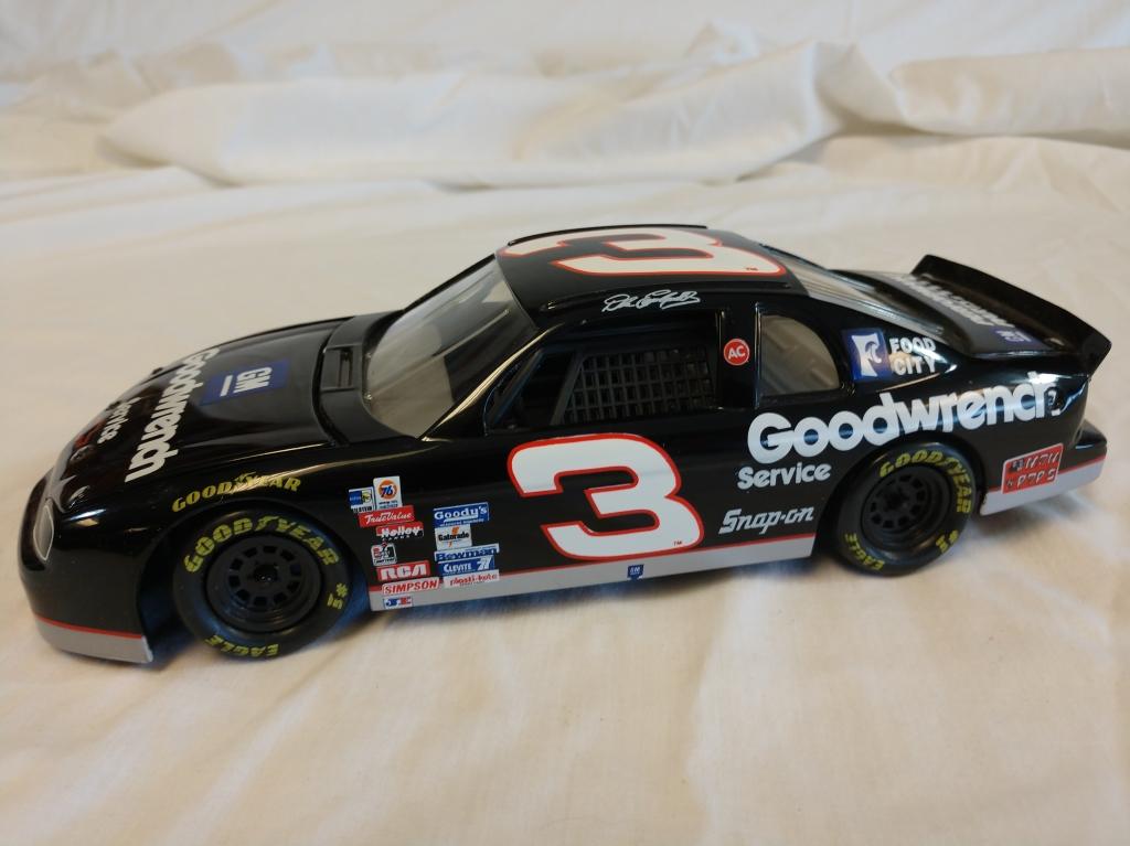 #3 Dale Earnhardt GM Goodwrench Service 1:24