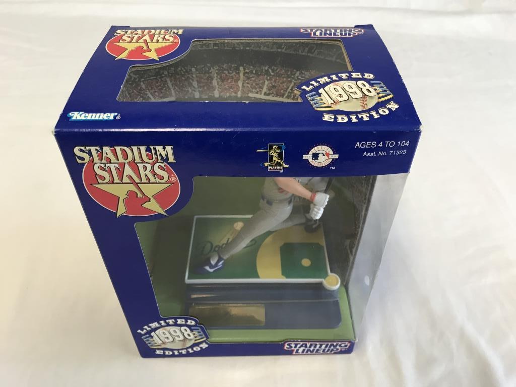 MIKE PLAZZA 1998 Starting Lineup Stadium Stars NEW