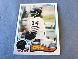 WALTER PAYTON 1982 Topps #302 Football Card BEARS