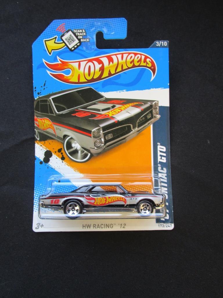 Lot of 5 New in Package Hot Wheels Cars