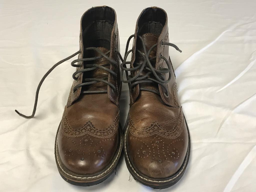 Crevo Chestnut Leather Ankle Wingtip Boots Size 10