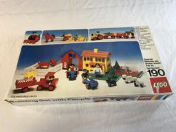 Vintage 1974 Lego 190 Building Set with People