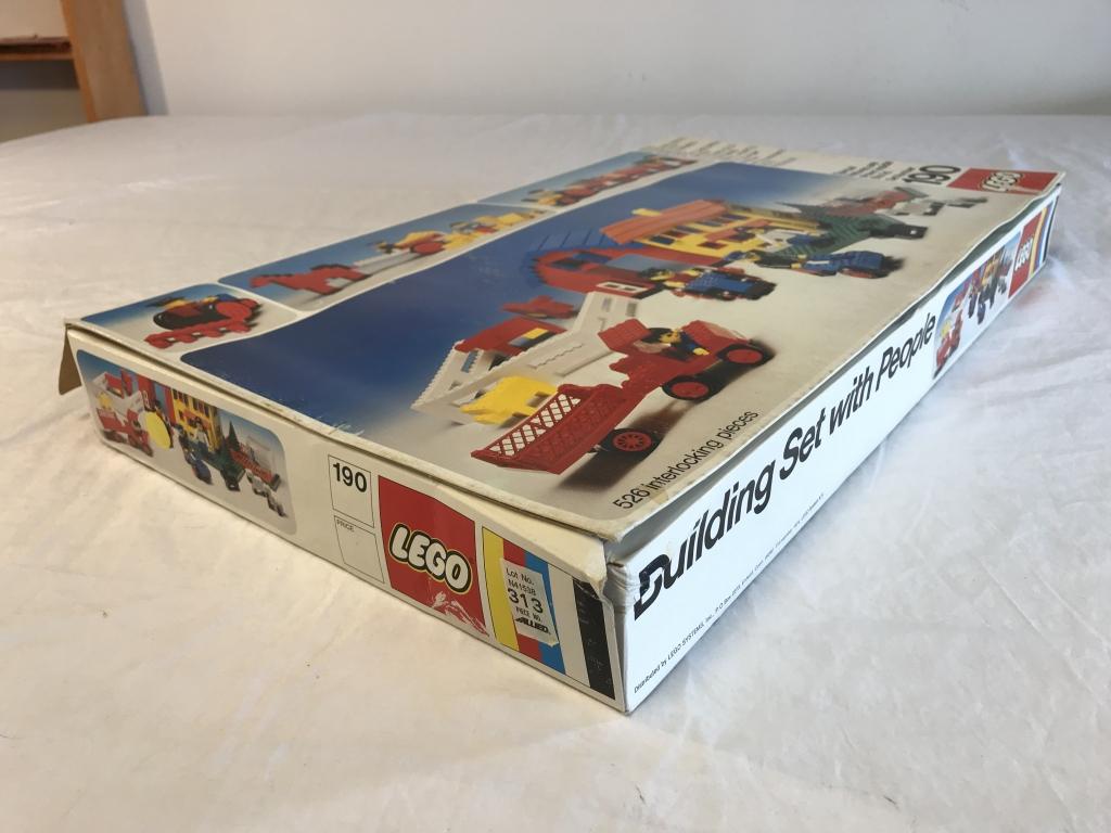 Vintage 1974 Lego 190 Building Set with People