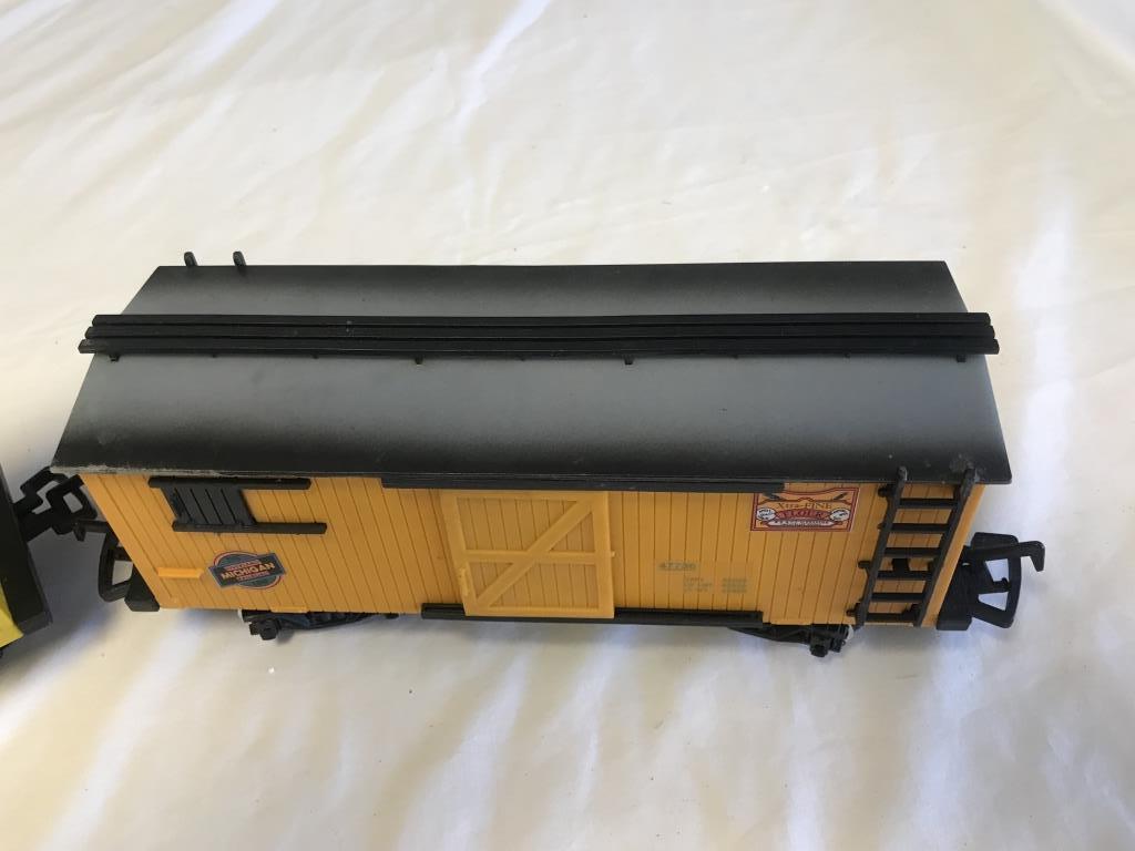 Lot of 2 New Bright G Scale Train Cars Michigan &