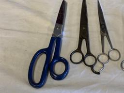 Lot of 5 Multi Sizes Scissors some vintage