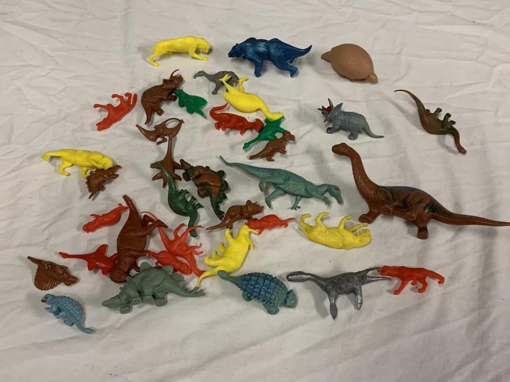 Lot of Plastic Dinosaur Figures Toys