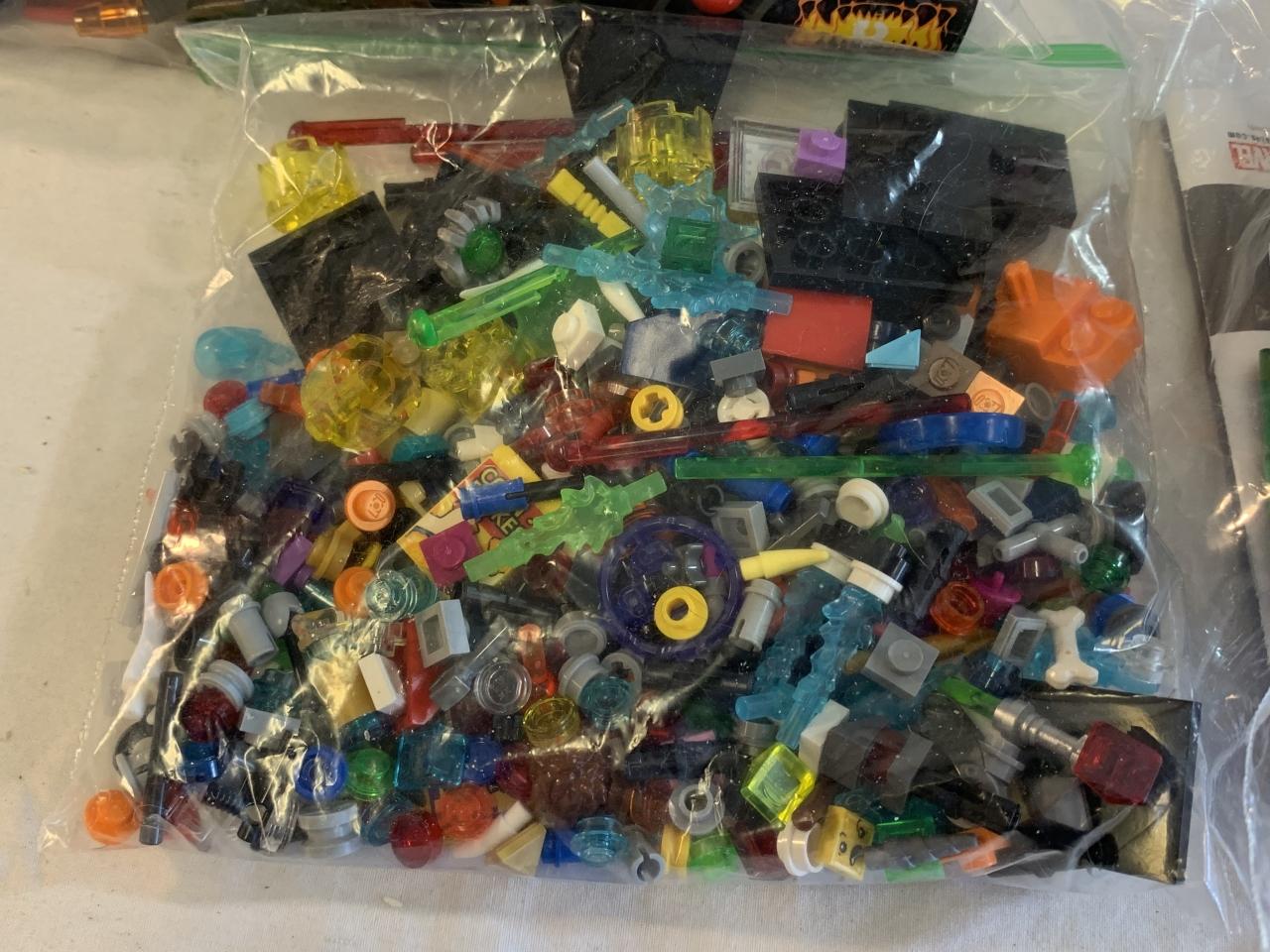 Lot of 3 Ziploc Bags of Legos Parts & accessories