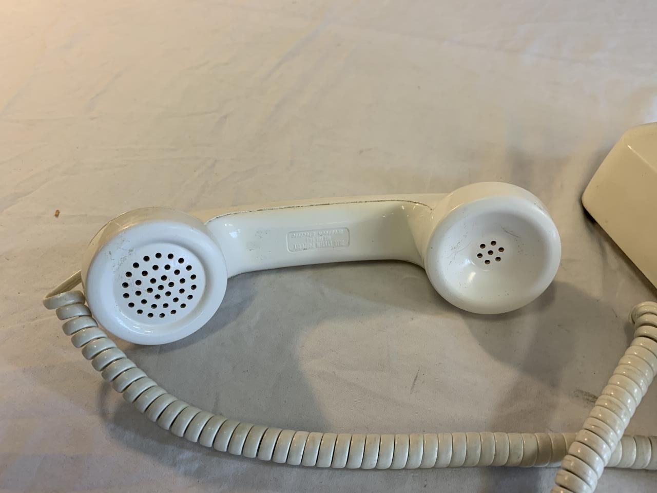 Vintage AT&T Touchtone Push Button Phone Desk Top