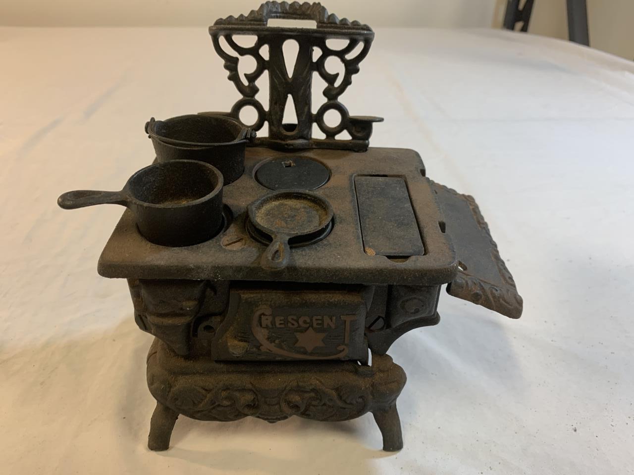 Vintage Miniature CRESCENT CAST IRON STOVE Toy